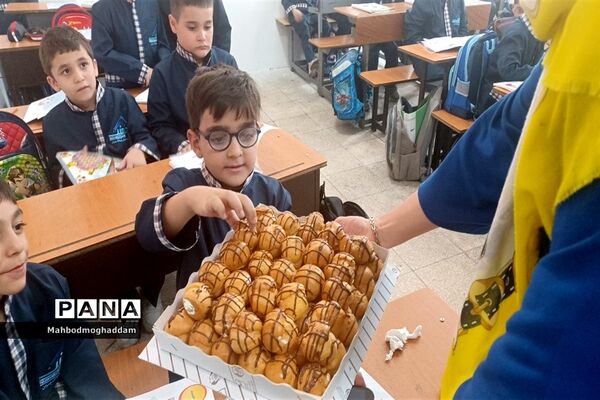 جشن آغاز امامت حضرت ولی عصر در دبستان پسرانه فرهنگ منطقه ۱۳
