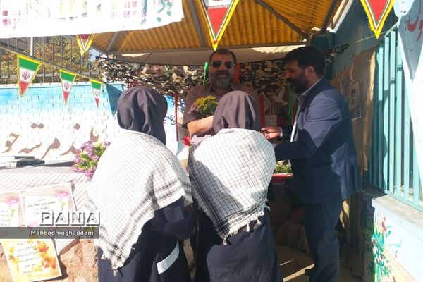 مراسم هفته دفاع مقدس در دبیرستان نرجس منطقه ۱۳