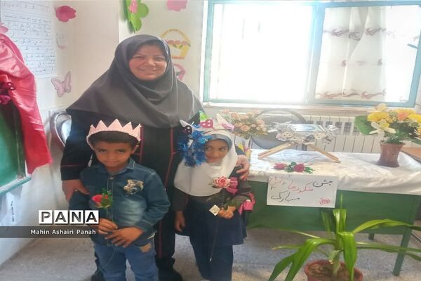برگزاری آیین آغاز سال تحصیلی و جشن ولایت در مدرسه منتظری فتح آباد خاتم