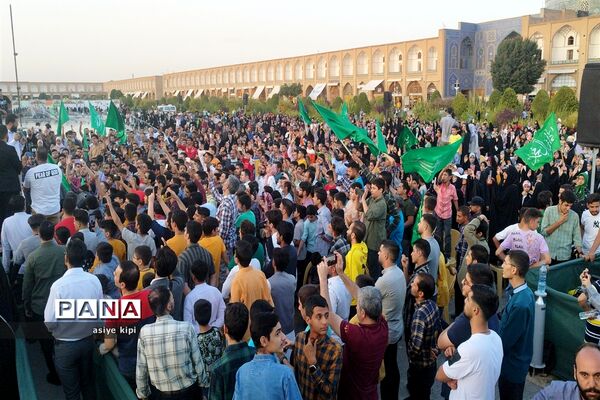 تجدید بیعت مردم اصفهان با امام زمان (عج)