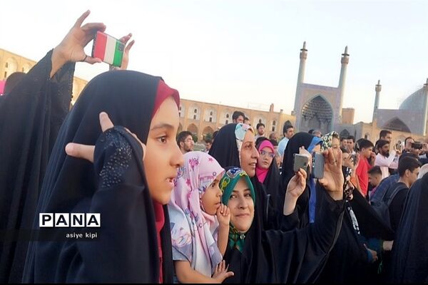 تجدید بیعت مردم اصفهان با امام زمان (عج)