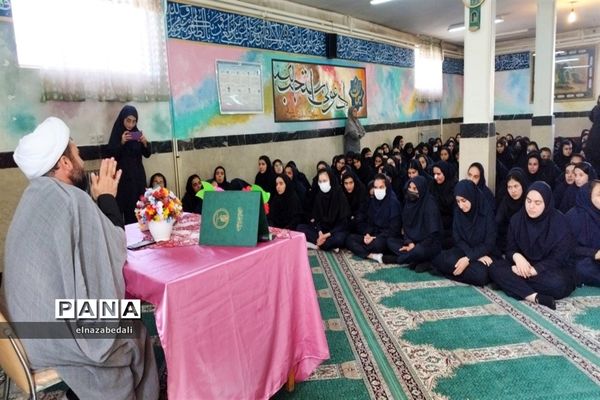 نواختن زنگ انتظار در هنرستان شیخ محمد بلیغ به‌مناسبت آغاز ولایت ولی عصر (ع)