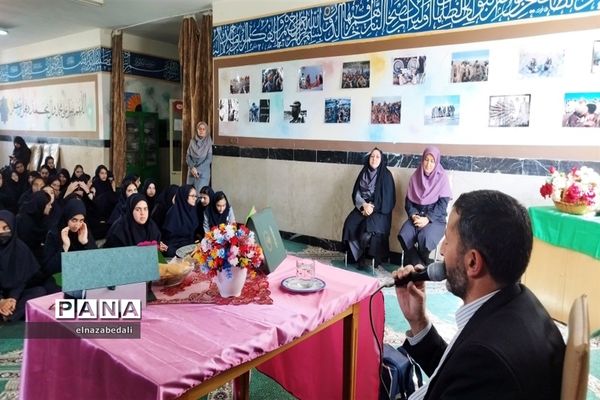 نواختن زنگ انتظار در هنرستان شیخ محمد بلیغ به‌مناسبت آغاز ولایت ولی عصر (ع)