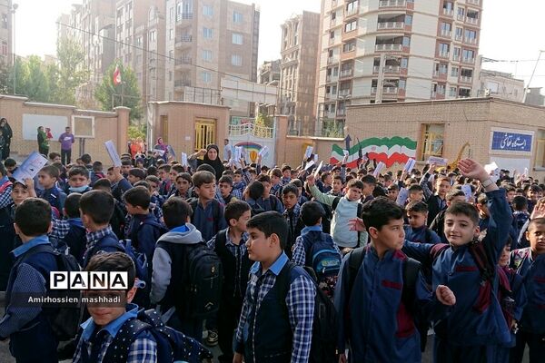 جشن عاطفه‌ها در دبستان ایمان رودهن