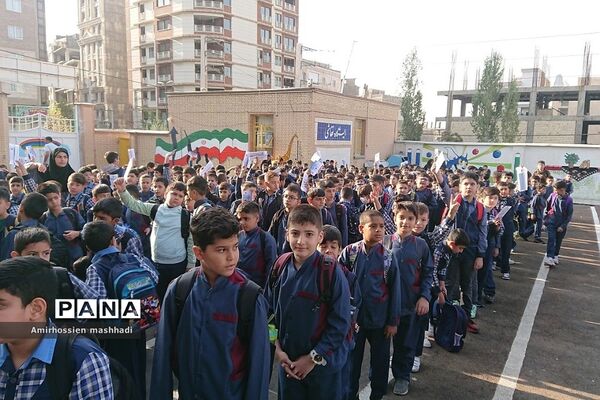 جشن عاطفه‌ها در دبستان ایمان رودهن