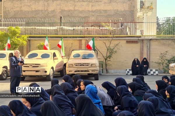 استقبال از کاروان مقاومت در مدارس منطقه ۱۳