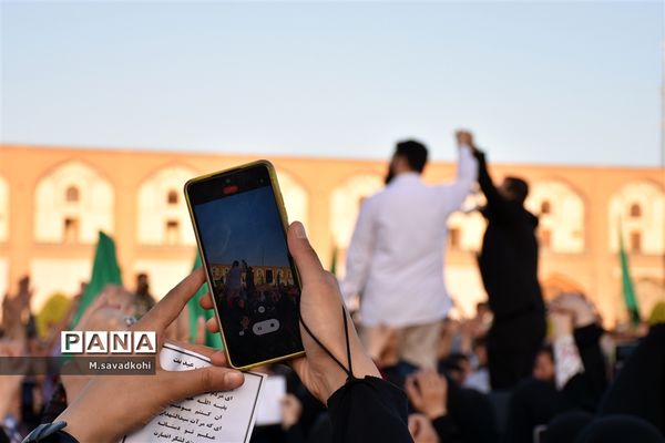 بیعت مردم اصفهان با امام زمان(عج)