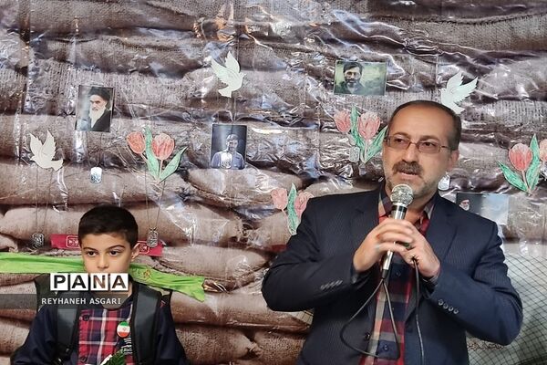 فرزندان شهید حسین اسماعیلی توسط مدیرکل آموزش و پرورش شهرستان‌های تهران راهی کلاس درس شدند