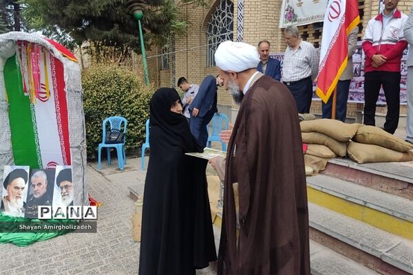 صبحگاه مشترک دانش‌آموزی در مدرسه علی‌بن موسی‌الرضا شهرستان قرچک