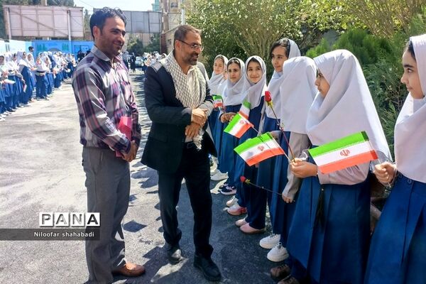 تشییع پیکر شهید گمنام در دبستان مریم ملارد