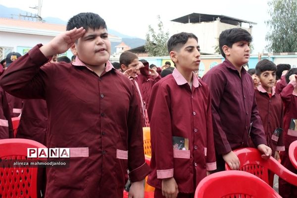 شور عاطفه‌ها در مدارس گلوگاه