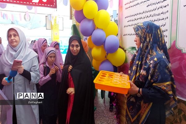 جشن آغاز امامت امام زمان(عج) در دبستان دخترانه فرهنگ منطقه ۱۳