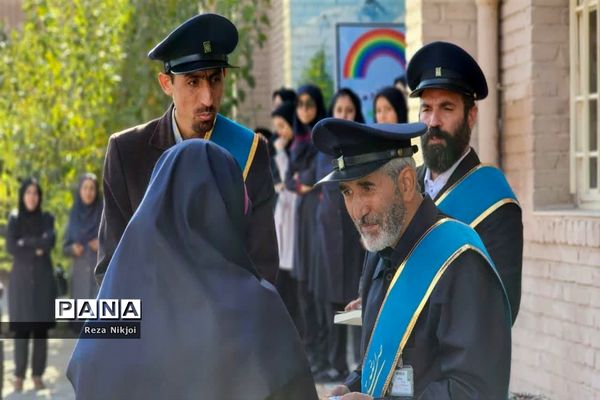 حضور خادمان جمکران در مدارس ناحیه یک بهارستان