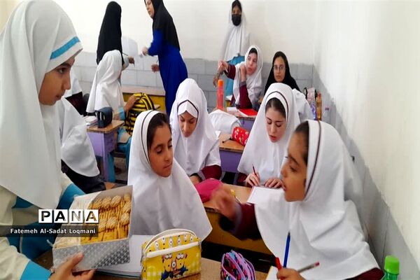 جشن آغاز امامت و ولایت منجی عالم بشریت در دبستان سیدالشهدا ناحیه یک