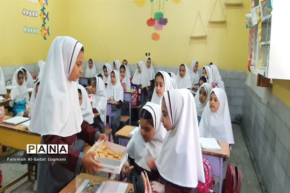 جشن آغاز امامت و ولایت منجی عالم بشریت در دبستان سیدالشهدا ناحیه یک