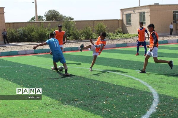 آیین افتتاحیه زمین چمن مصنوعی مدرسه شاه صاحب در شهر جوادآباد