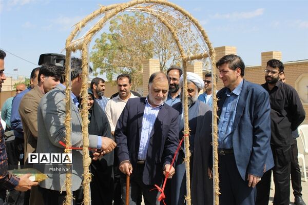 آیین افتتاحیه زمین چمن مصنوعی مدرسه شاه صاحب در شهر جوادآباد