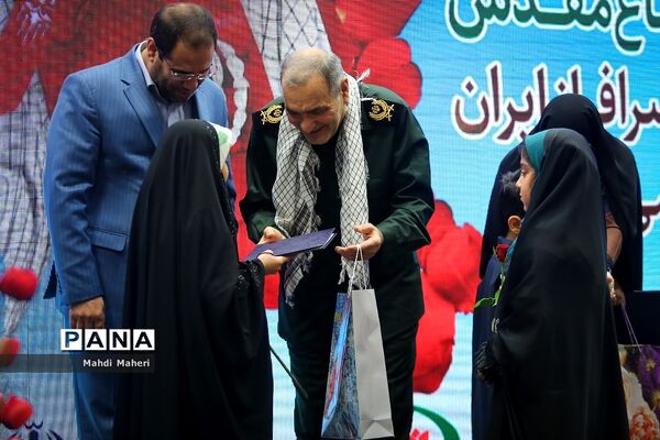همایش تجلیل از رزمندگان فرهنگی دفاع مقدس
