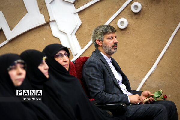 همایش تجلیل از رزمندگان فرهنگی دفاع مقدس