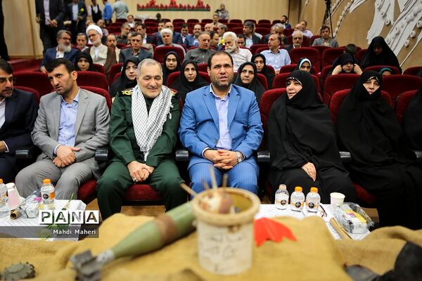 همایش تجلیل از رزمندگان فرهنگی دفاع مقدس