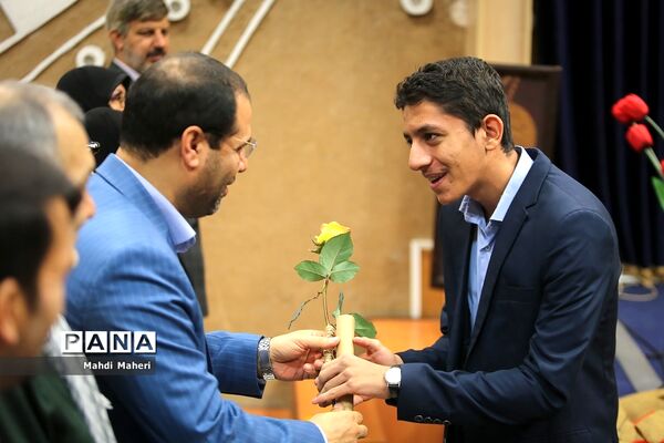 همایش تجلیل از رزمندگان فرهنگی دفاع مقدس
