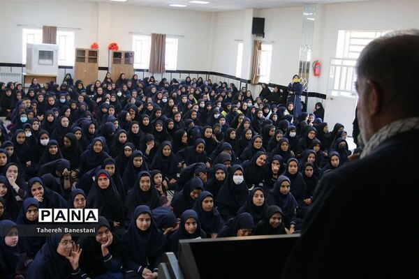 آیین آغاز سال تحصیلی مدرسه دخترانه عفت با حضور نماینده مردم یزد در مجلس شورای اسلامی