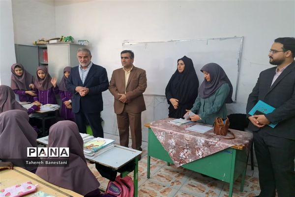 آیین آغاز سال تحصیلی مدرسه دخترانه عفت با حضور نماینده مردم یزد در مجلس شورای اسلامی