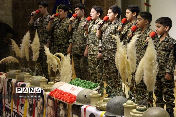 تقدیر از خانواده‌های شهدا، جانبازان و رزمندگان به‌مناسب هفته‌ دفاع‌مقدس در شهرری