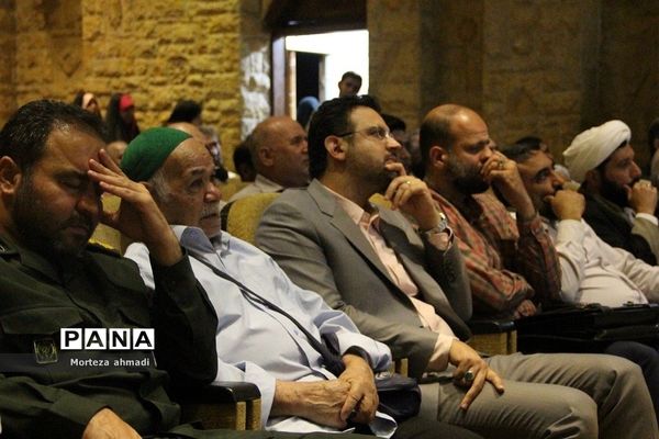 تقدیر از خانواده‌های شهدا، جانبازان و رزمندگان به‌مناسب هفته‌ دفاع‌مقدس در شهرری