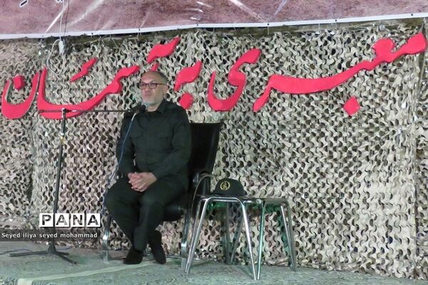 برپایی نمایشگاه هفته دفا‌ع‌مقدس در قیامدشت