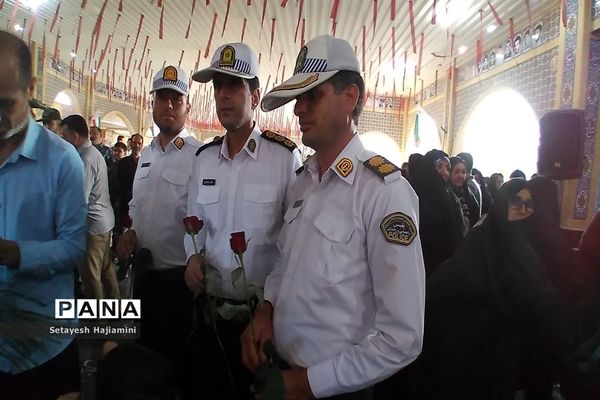 غبارروبی و عطرافشانی مزار شهدا