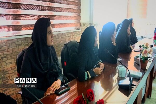 جلسه توانمندسازی خبرنگاران در سالن ثقلین اداره آموزش و پرورش شهرستان قرچک