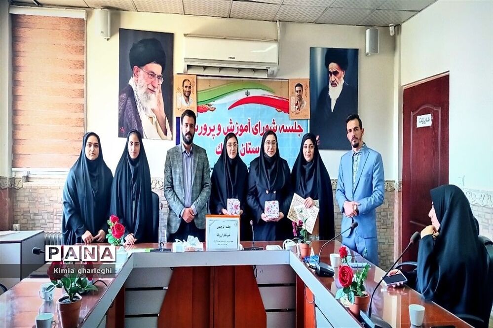 جلسه توانمندسازی خبرنگاران در سالن ثقلین اداره آموزش و پرورش شهرستان قرچک