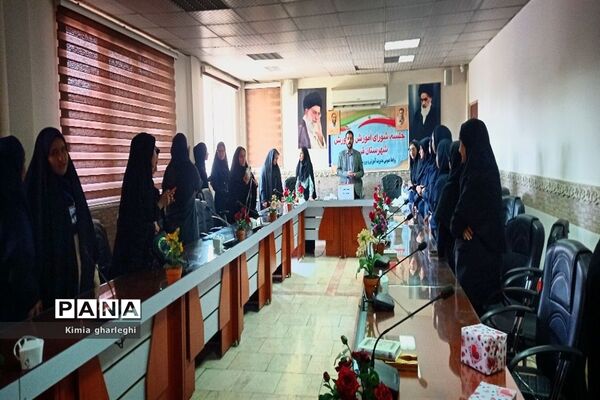 جلسه توانمندسازی خبرنگاران در سالن ثقلین اداره آموزش و پرورش شهرستان قرچک