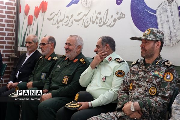 غبارروبی مزار شهدا در تبریز