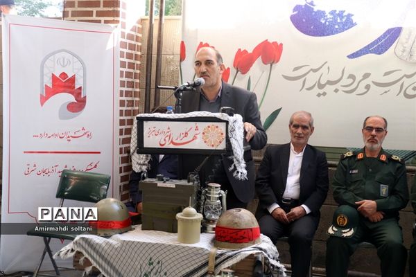 غبارروبی مزار شهدا در تبریز