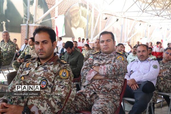 غبارروبی مزار شهدا در تبریز