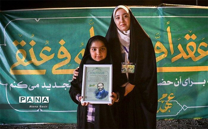 فرزند شهید:هوای امام زمان(عج) را داشته باشیم و نمازهایمان را بخوانیم / فیلم