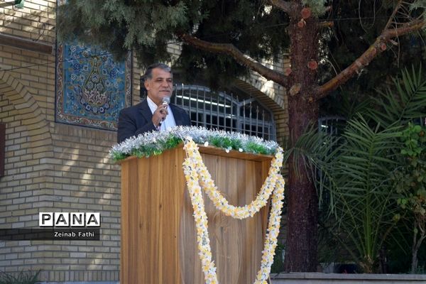 نواختن گلبانگ انتظار در دبیرستان دخترانه فیض کاشانی منطقه ۱۴