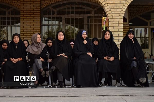 نواختن گلبانگ انتظار در دبیرستان دخترانه فیض کاشانی منطقه ۱۴