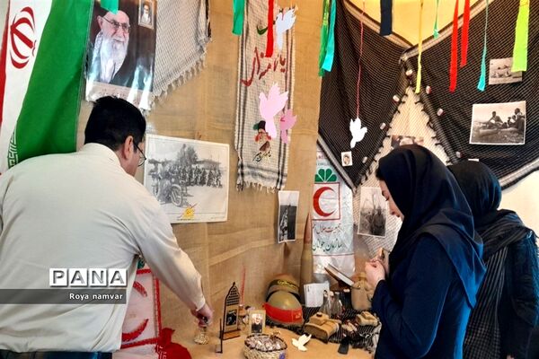 نمایشگاه دفاع مقدس جوانان جمعیت هلال احمر مانه و سملقان