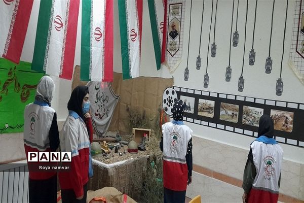 نمایشگاه دفاع مقدس جوانان جمعیت هلال احمر مانه و سملقان