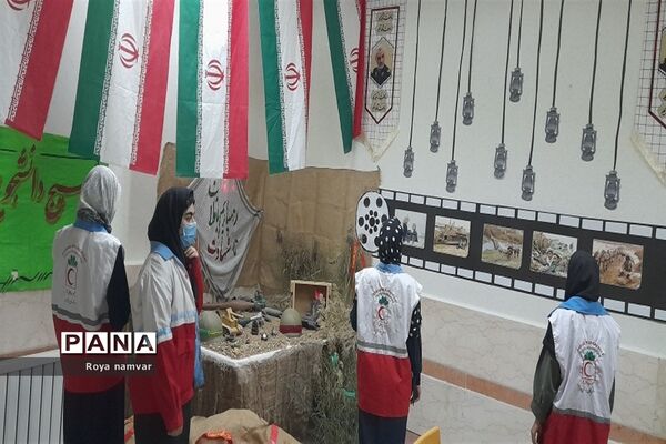 نمایشگاه دفاع مقدس جوانان جمعیت هلال احمر مانه و سملقان