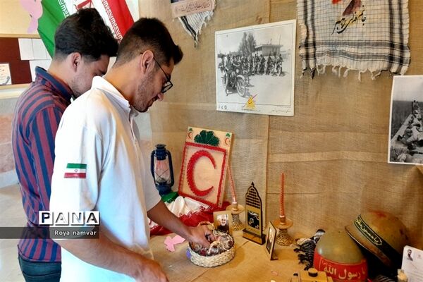 نمایشگاه دفاع مقدس جوانان جمعیت هلال احمر مانه و سملقان