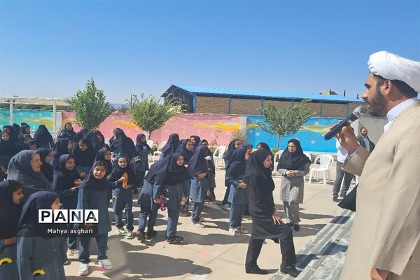 برگزاری جشن عاطفه‌ها در دبستان فرهنگ مرحوم  فرازمند شهرستان کاشمر