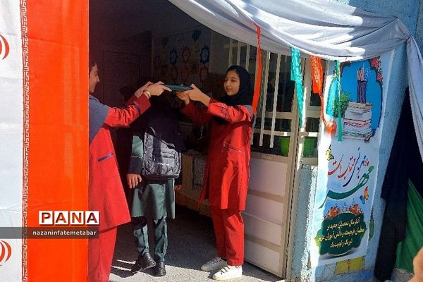 حال و هوای روزهای آغازین سال تحصیلی جدید در مدرسه حضرت  معصومه(س) شهرستان فیروزکوه