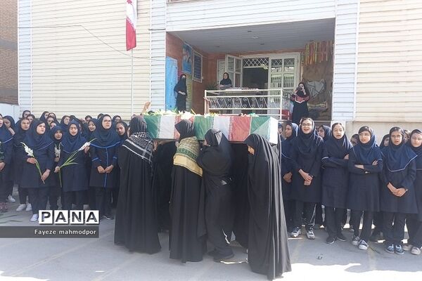 تشییع شهید گمنام در مدارس دخترانه رودهن