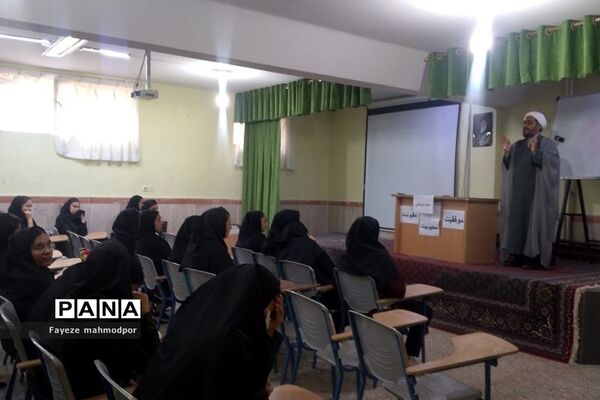 تشییع شهید گمنام در مدارس دخترانه رودهن
