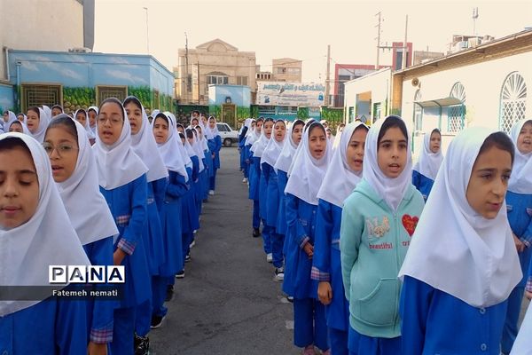 جشن عاطفه‌ها در دبستان حضرت صدیقه شهرستان ملارد