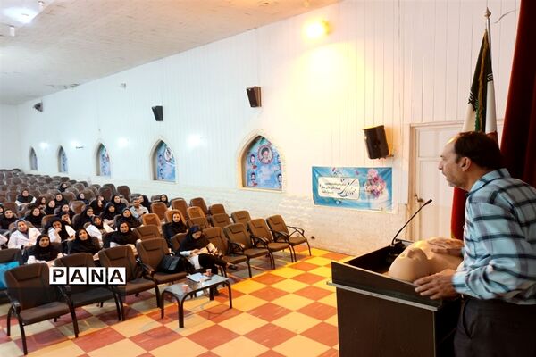کارگاه توانمند‌سازی مراقبین سلامت مدارس قطب ۶ استان خوزستان